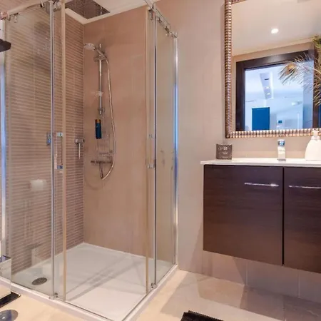 High-end Luxury With Views And Golf Apartment