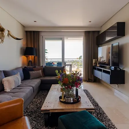High-end Luxury With Views And Golf *