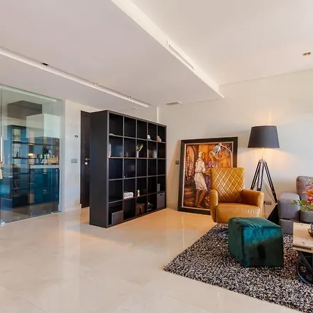 High-end Luxury With Views And Golf *